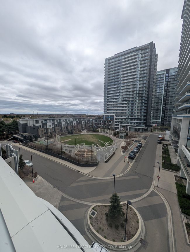 1611 - 2520 Eglinton Ave W, Condo with 3 bedrooms, 2 bathrooms and 1 parking in Mississauga ON | Image 31
