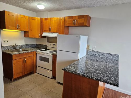 apt-1222-1560 Kanunu St, Honolulu, HI, 96814-3205 | Card Image