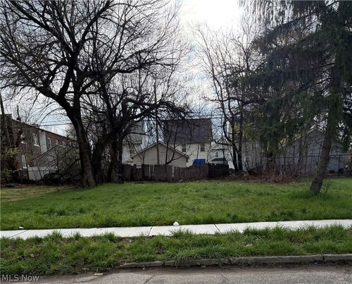 2215 E 95th Street, Cleveland, OH, 44106 | Card Image