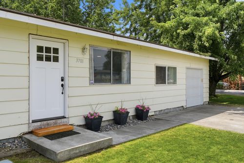 3701 Grant Loop, West Richland, WA, 99353-5163 | Card Image