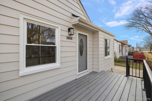 1888 Griffith Ave, Berkley, MI, 48072-1279 | Card Image