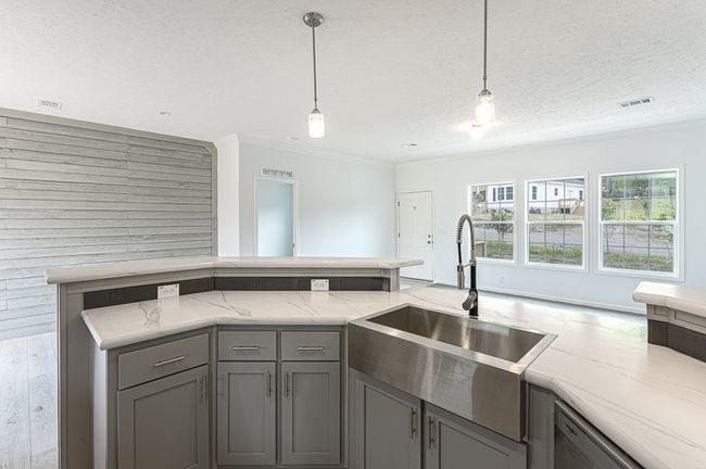 28 Devin Dr, Home with 3 bedrooms, 2 bathrooms and null parking in Murphy NC | Image 8