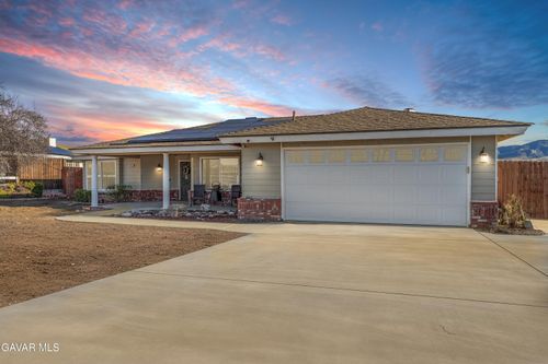 19432 Moon Dr, Tehachapi, CA, 93561-7542 | Card Image