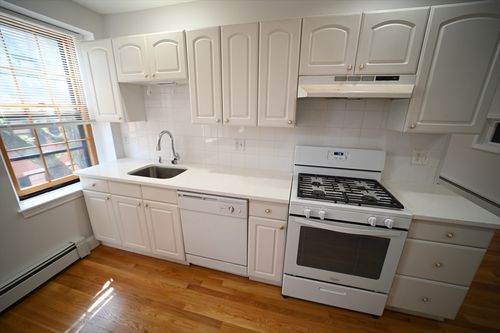 apt-5-9 Winchester St, Boston, MA, 02116-5427 | Card Image