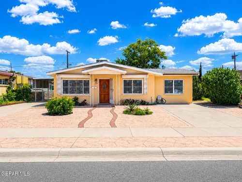 7304 Parkland Dr, El Paso, TX, 79925-3749 | Card Image