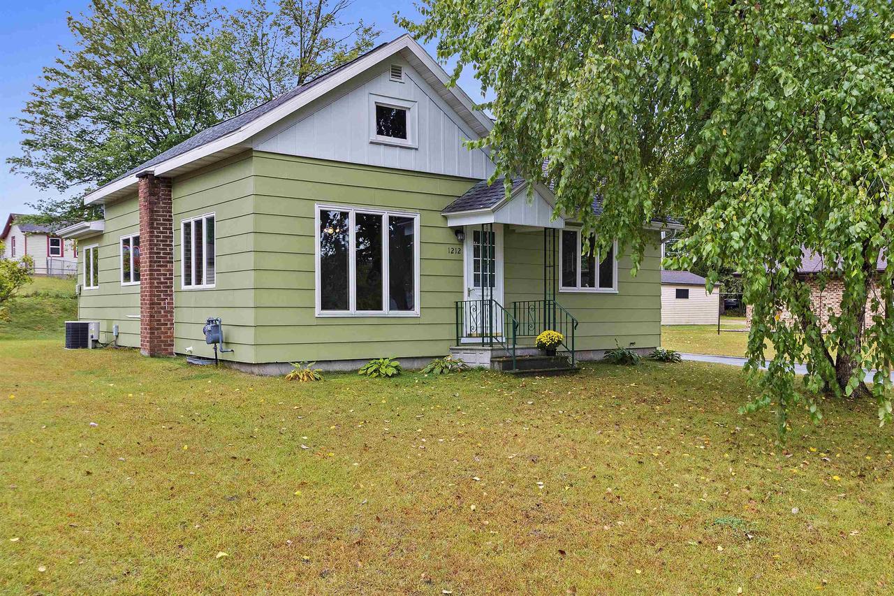 Elizabeth St, Shawano, WI 54166