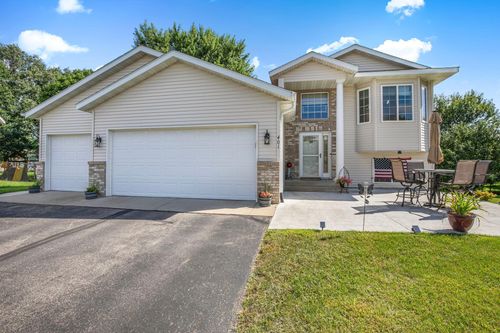 401 Cedarwood Ct, Waite Park, MN, 56387-4504 | Card Image