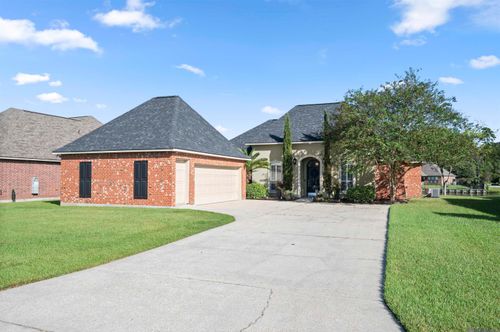 13843 Creekstone Dr, Denham Springs, LA, 70726 | Card Image