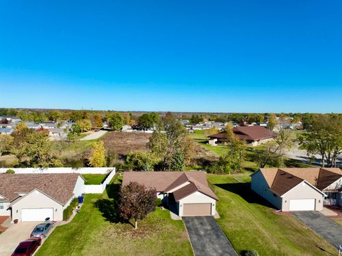 638 W Burbank Ave, Janesville, WI, 53546-3161 | Card Image