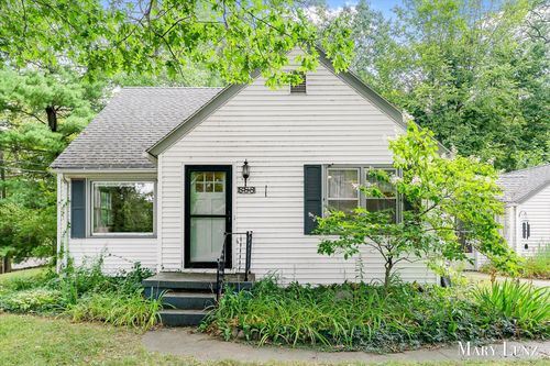 888 Spring Ave Ne, Grand Rapids, MI, 49503-1955 | Card Image