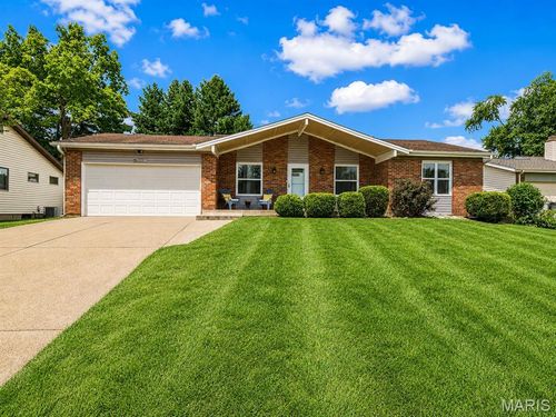 1124 Teson Rd, Hazelwood, MO, 63042-1230 | Card Image
