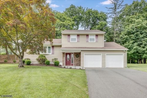 1 Brook Ct, Little Falls, NJ, 07424-2321 | Card Image