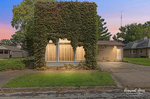 620 Tremont St, Lincoln, IL, 62656-2067 | Card Image