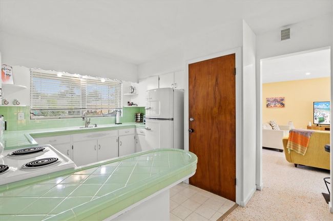 2473 Davis Blvd, House other with 3 bedrooms, 2 bathrooms and null parking in Sarasota FL | Image 16