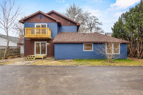 609 E Main St, STOUGHTON, WI, 53589-1832 | Card Image