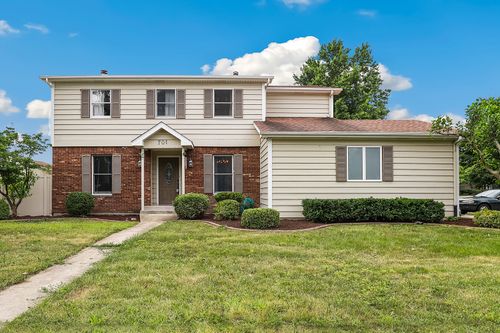 701 Deerwood Dr, Shorewood, IL, 60404-8667 | Card Image