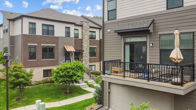 Deck also overlooks manicured grounds. Don't sweat working on the yard - let the HOA handle it! | Image 39