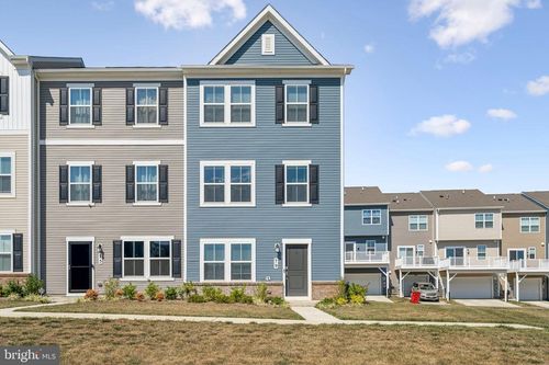 79 Swan Field Ave, RANSON, WV, 25438-4612 | Card Image