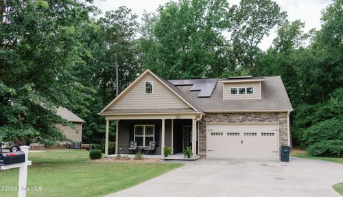 377 Victoria Dr, Chocowinity, NC, 27817-9714 | Card Image