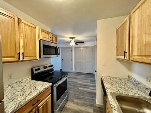 apt-11-8741 Green Willow St, Brighton, MI, 48116-2383 | Card Image