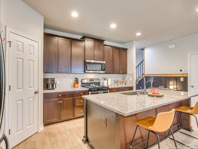 5726 Chestnut Xing, House other with 4 bedrooms, 3 bathrooms and null parking in San Antonio TX | Image 12