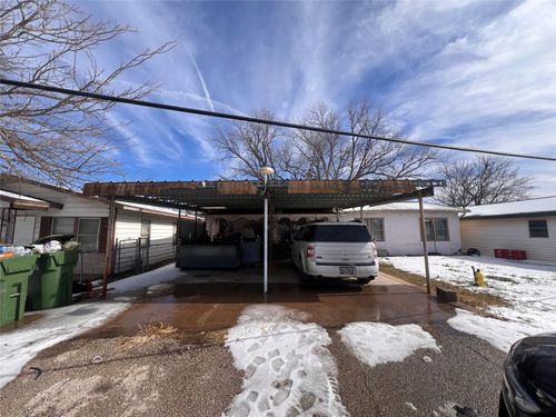 513 Scott St, Tye, TX, 79563-2223 | Card Image