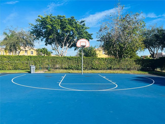 13748 Sw 118 Th Ter, Townhouse with 3 bedrooms, 3 bathrooms and null parking in Miami FL | Image 6