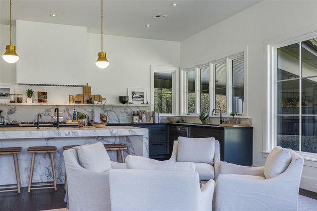 830 S Weyand Rd, Home with 4 bedrooms, 6 bathrooms and null parking in Round Top TX | Image 23