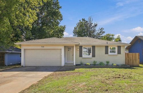 748 W Crestview Street, Springfield, MO, 65807 | Card Image