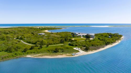 61 Butlers Cove Rd, Edgartown, MA, 02539-7221 | Card Image