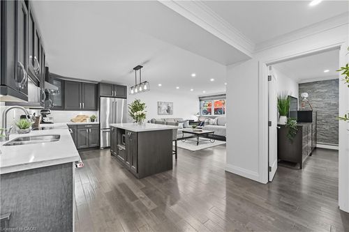 104-1377 Lakeshore Rd, Burlington, ON, L7S1B1 | Card Image