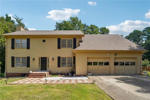 978 Gwens Trl Sw, Lilburn, GA, 30047-2356 | Card Image