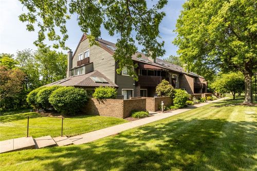 2811 Leona Ln, Coraopolis, PA, 15108-3367 | Card Image