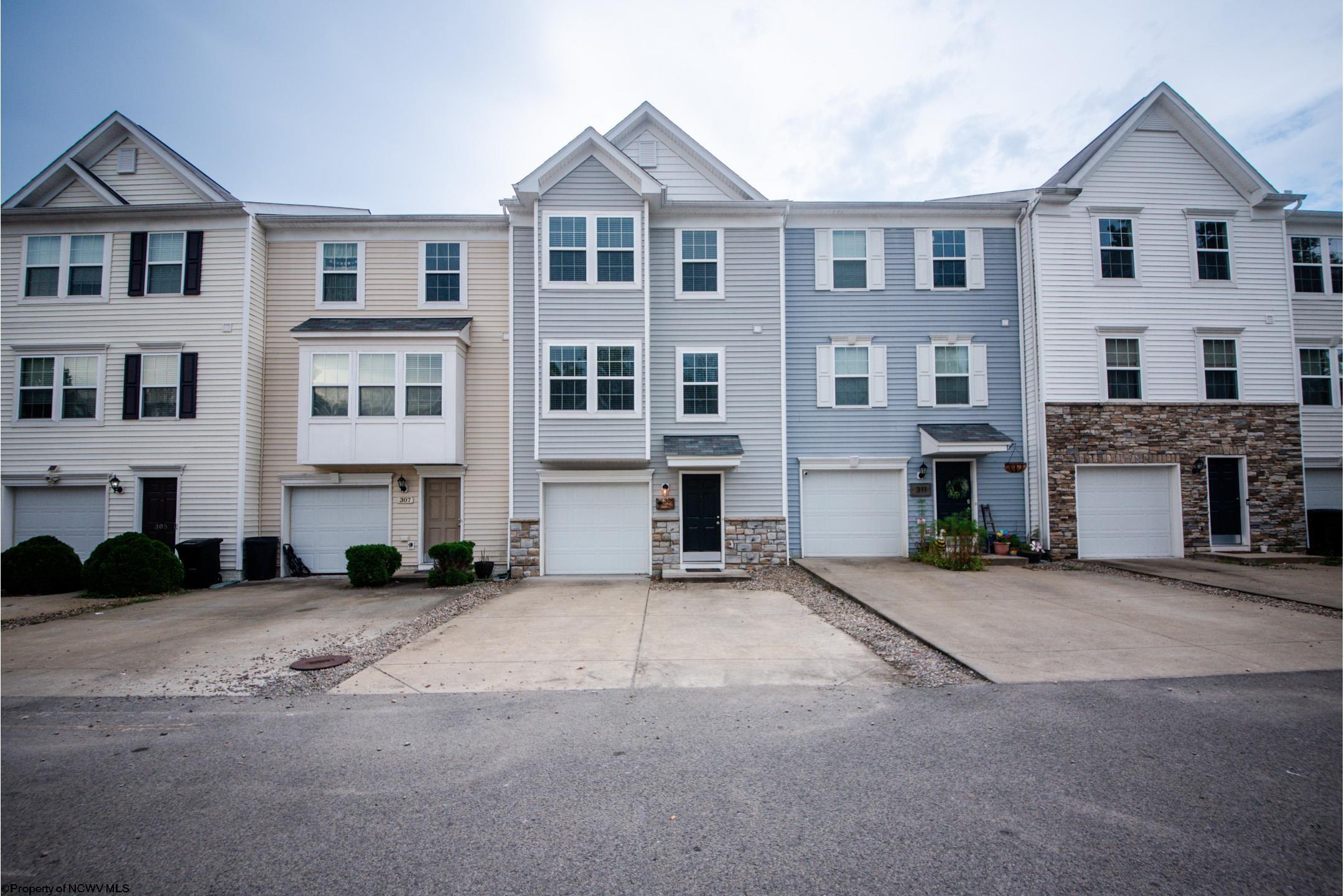 Turquoise Ln, Morgantown, WV 26508