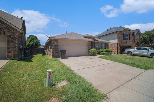 1221 Shalimar Dr, Fort Worth, TX, 76131-3375 | Card Image