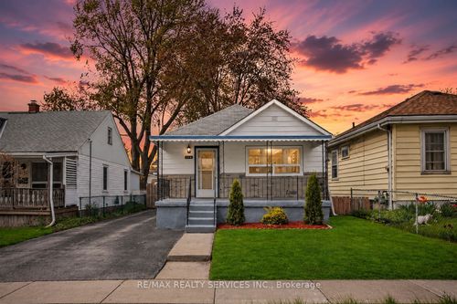 215 Highbury Ave N, London, ON, N5Z2W6 | Card Image