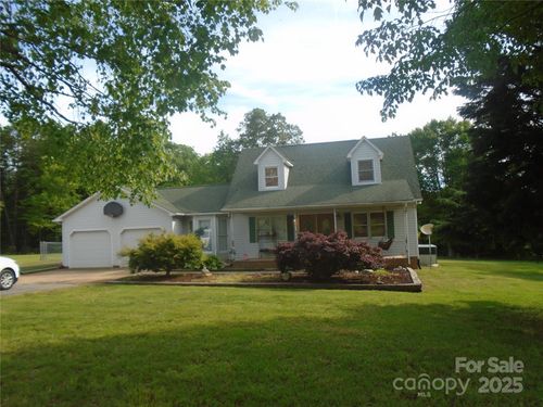 669 Loray Farm Rd, Dallas, NC, 28034-7742 | Card Image