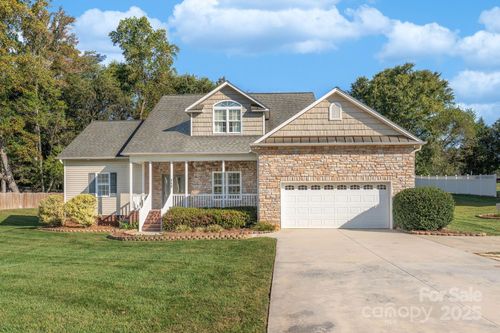 117 Chandler Dr, Mocksville, NC, 27028-4353 | Card Image