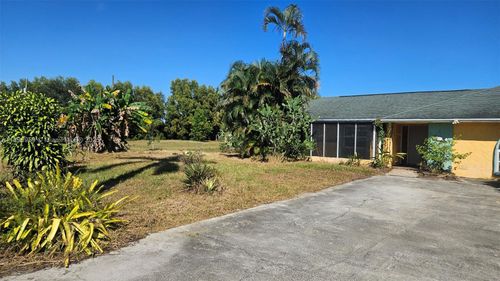 11530 Riggs Rd, NAPLES, FL, 34114-8564 | Card Image