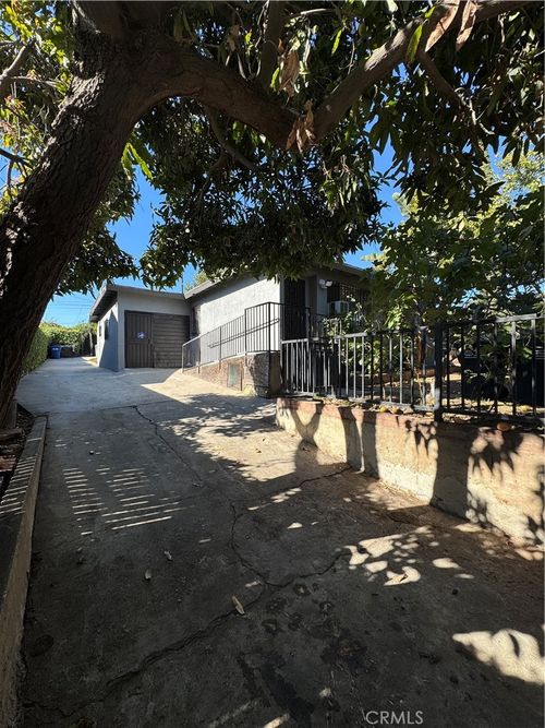 529 S Sydney Dr, East Los Angeles, CA, 90022-1524 | Card Image