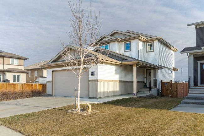 170 Bras D'or Road W, Home with 4 bedrooms, 3 bathrooms and 4 parking in Lethbridge AB | Image 1