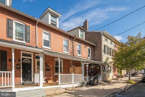 317 Hall St, PHOENIXVILLE, PA, 19460-3524 | Card Image