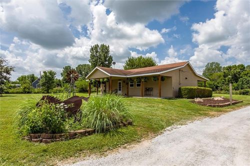 31710 Rockville Rd, Louisburg, KS, 66053-8143 | Card Image