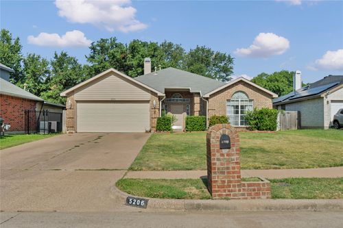 5206 Rio Ct, Arlington, TX, 76017-1747 | Card Image