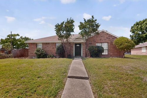 2305 Rockbluff Ct, Rowlett, TX, 75088-6352 | Card Image