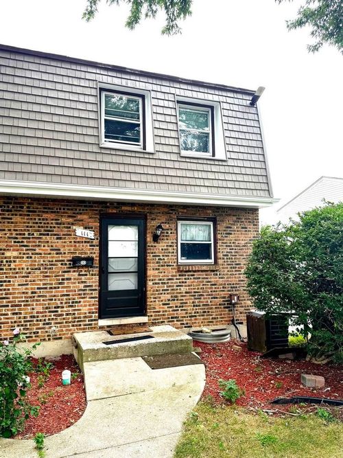 111 S Hale Ave, Bartlett, IL, 60103-4221 | Card Image