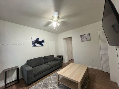 apt-7-200 Nw 13th St, Miami, FL, 33136-2640 | Card Image