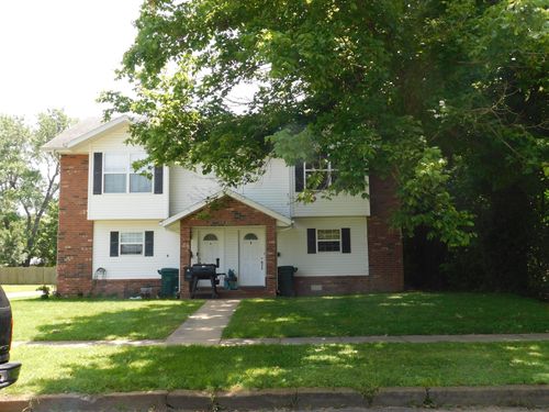 409 W Dunn St, Monett, MO, 65708-1907 | Card Image