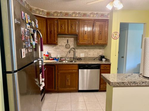 b2-141 Essex St, Saugus, MA, 01906-4254 | Card Image