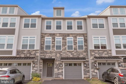 10 Independence Ct, Perkasie, PA, 18944-1637 | Card Image
